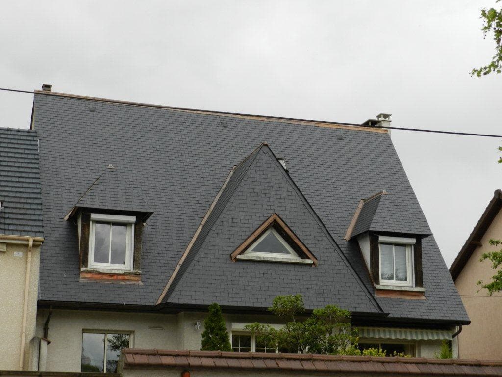 Vue toiture haussmannienne ardoises - Paris